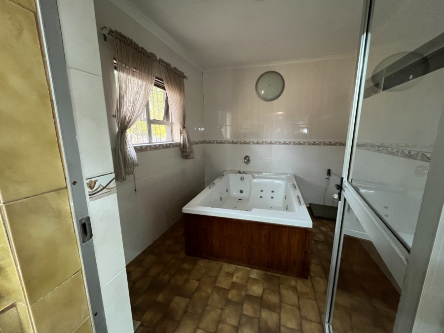 5 Bedroom Property for Sale in Van Der Hoff Park North West